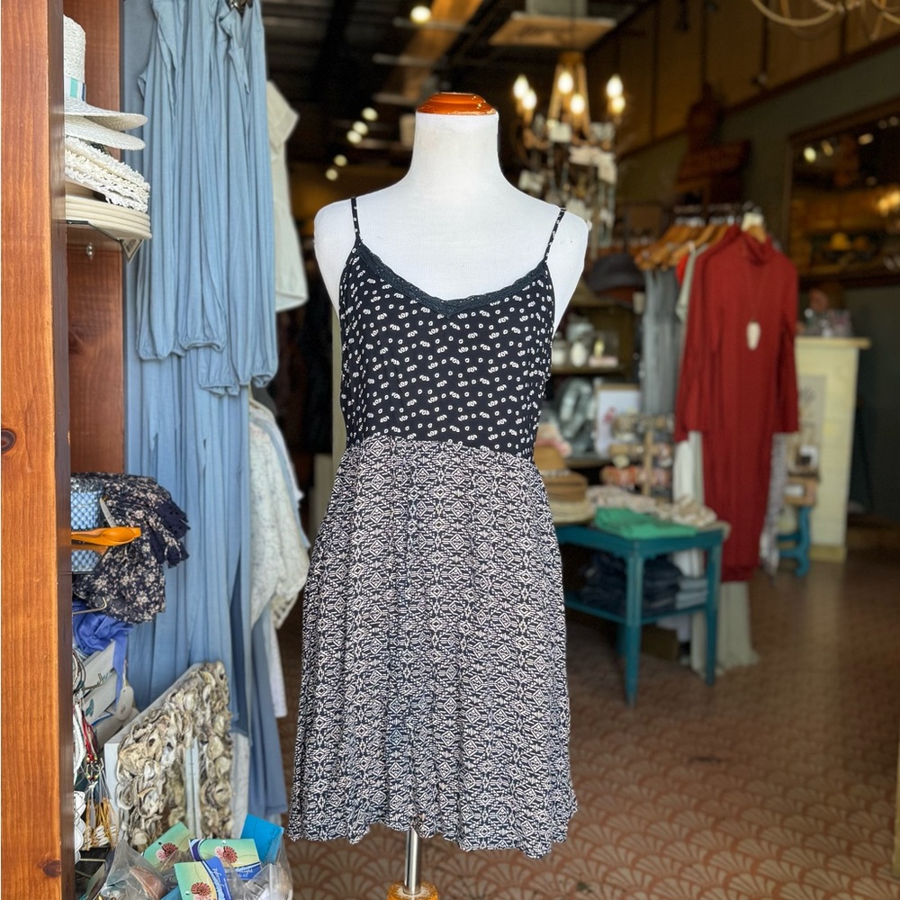 Elegant Black and White Patterned Dress